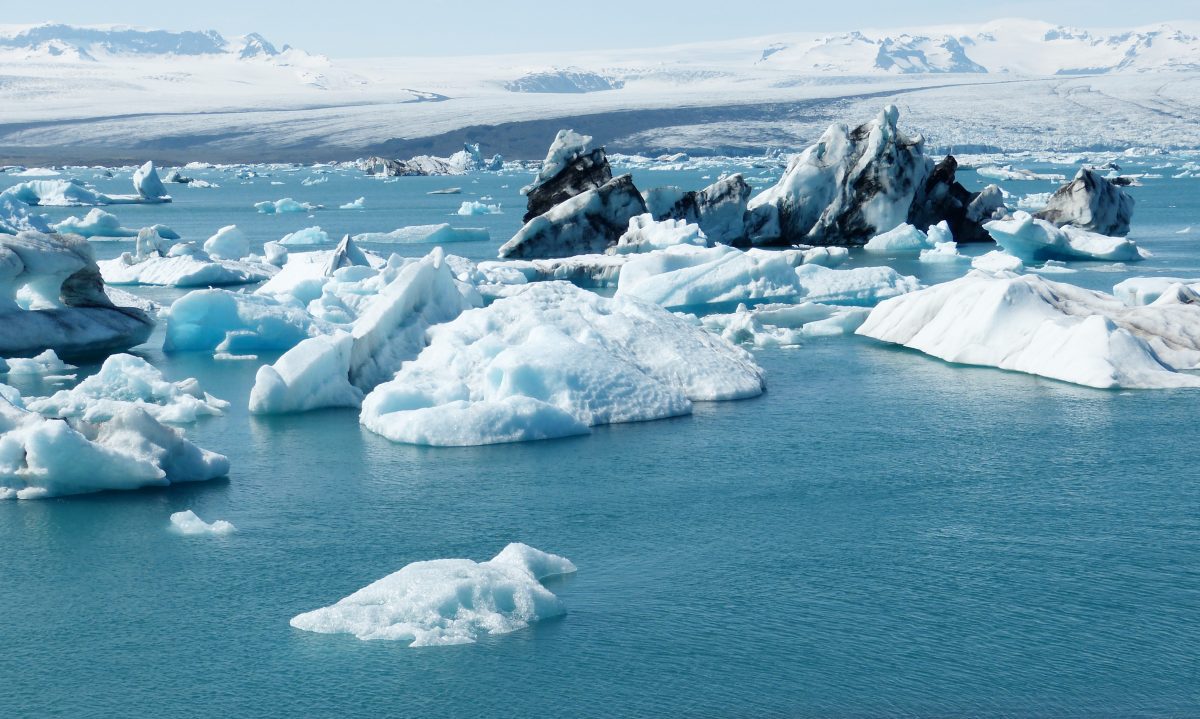 icebergs inj okulsarlon glacier lagoon iceland