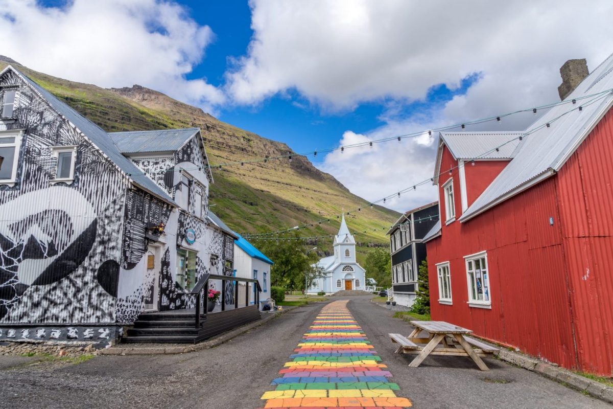 冰岛东部Seyðisfjörður小镇